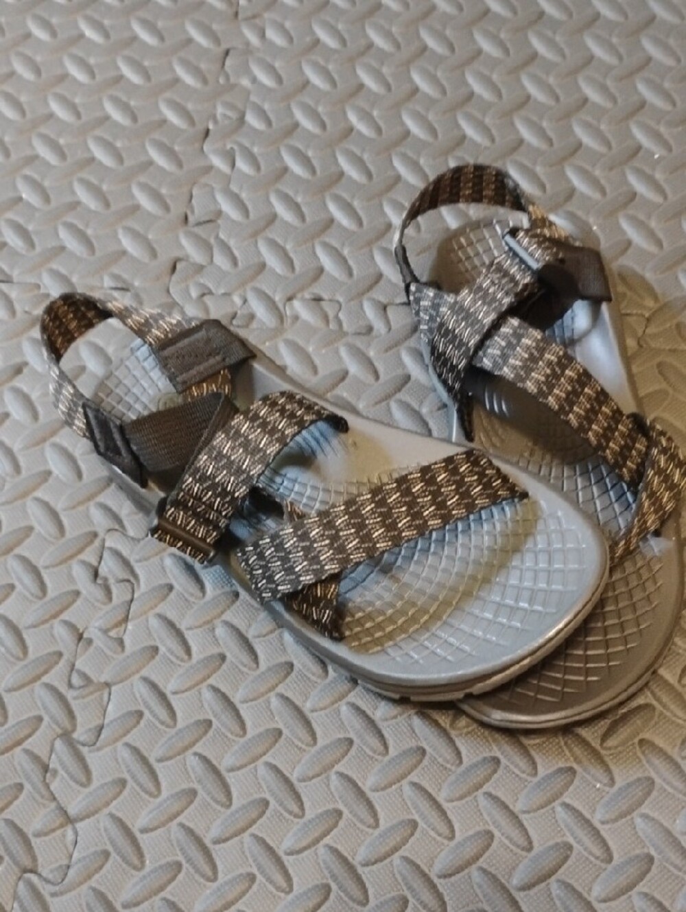 Chaco Gray Webbing Adventure Sandals - Picture 6 of 6